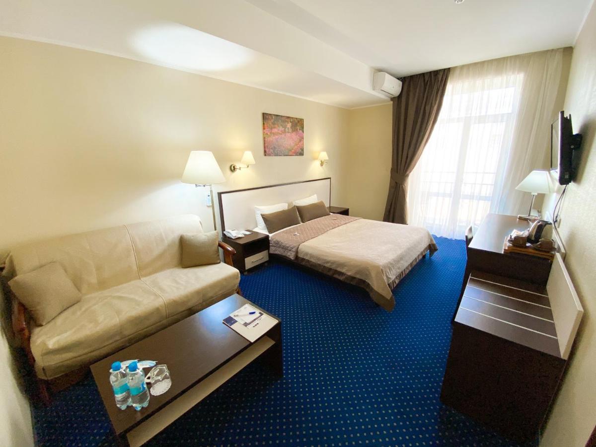 Teatralny Hotel Zaporizhia Eksteriør bilde