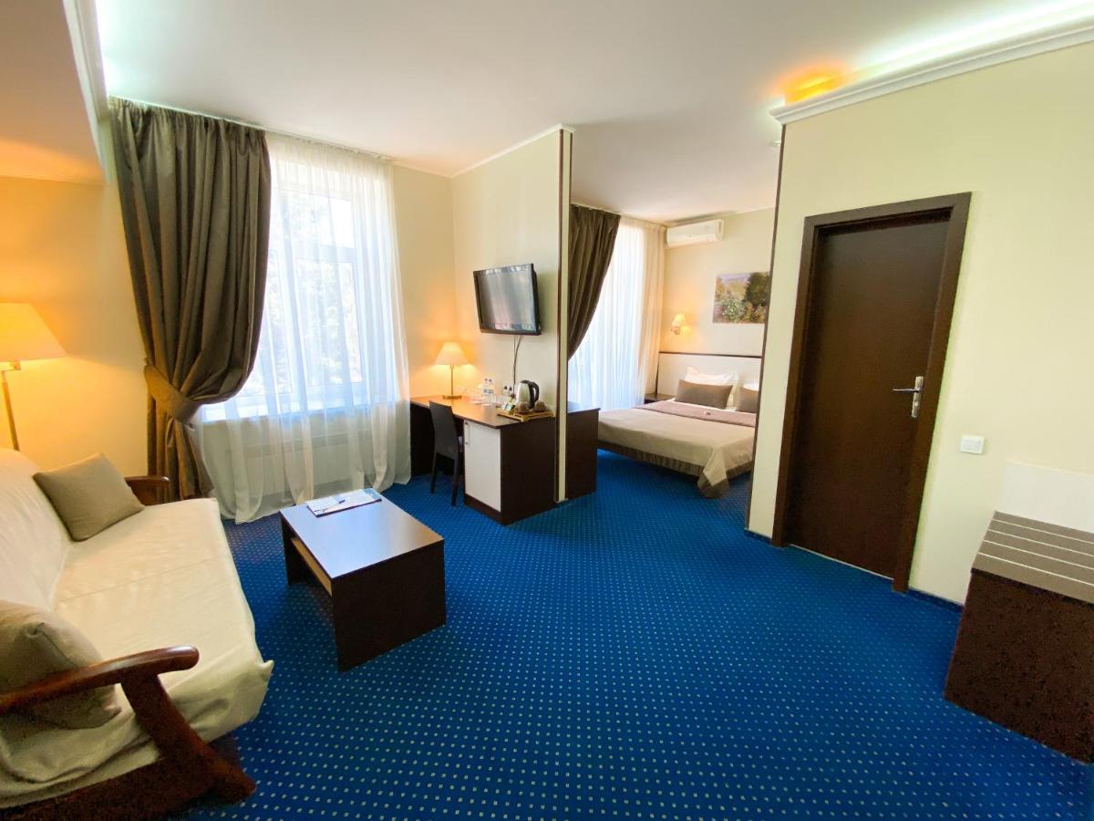 Teatralny Hotel Zaporizhia Eksteriør bilde