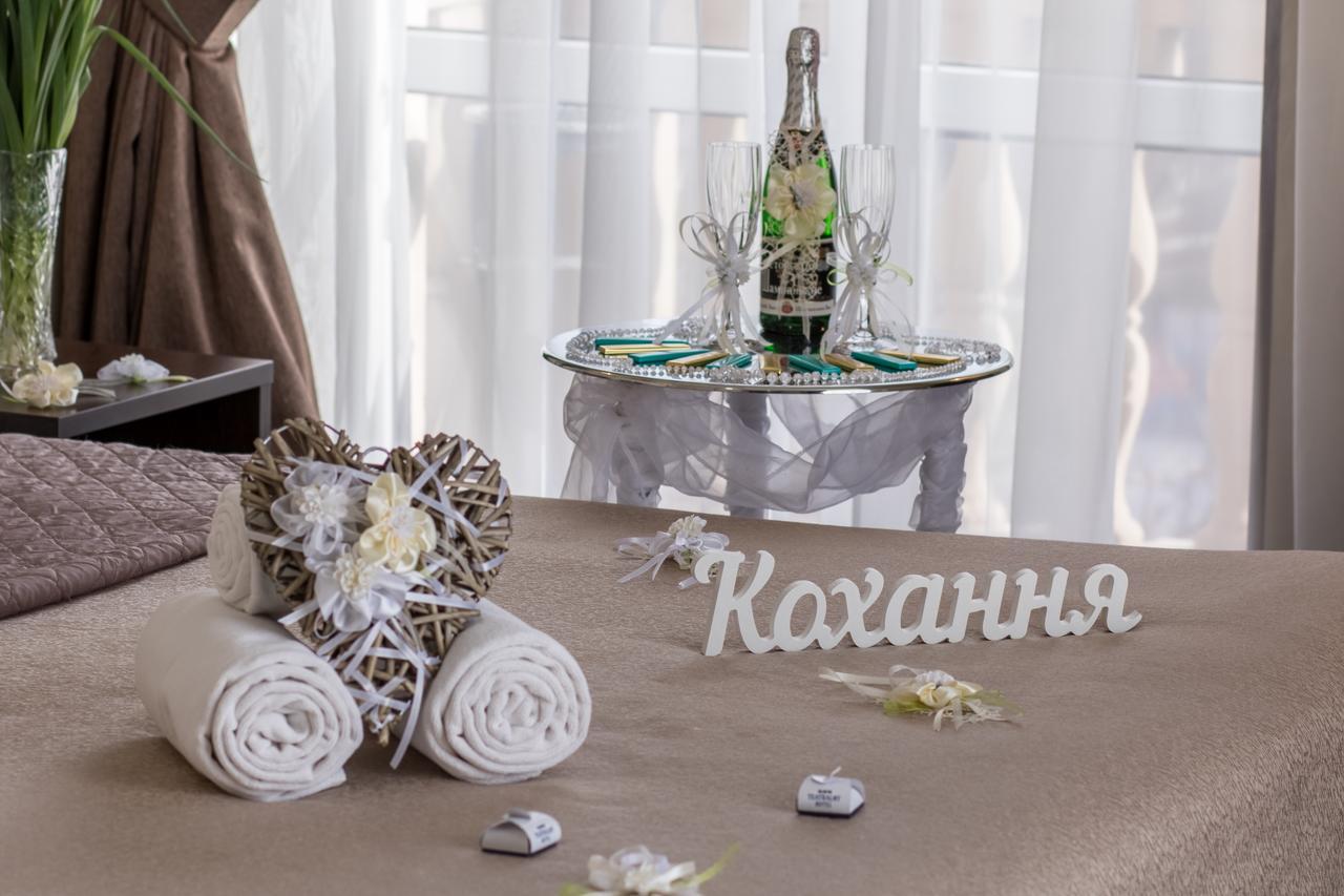 Teatralny Hotel Zaporizhia Rom bilde